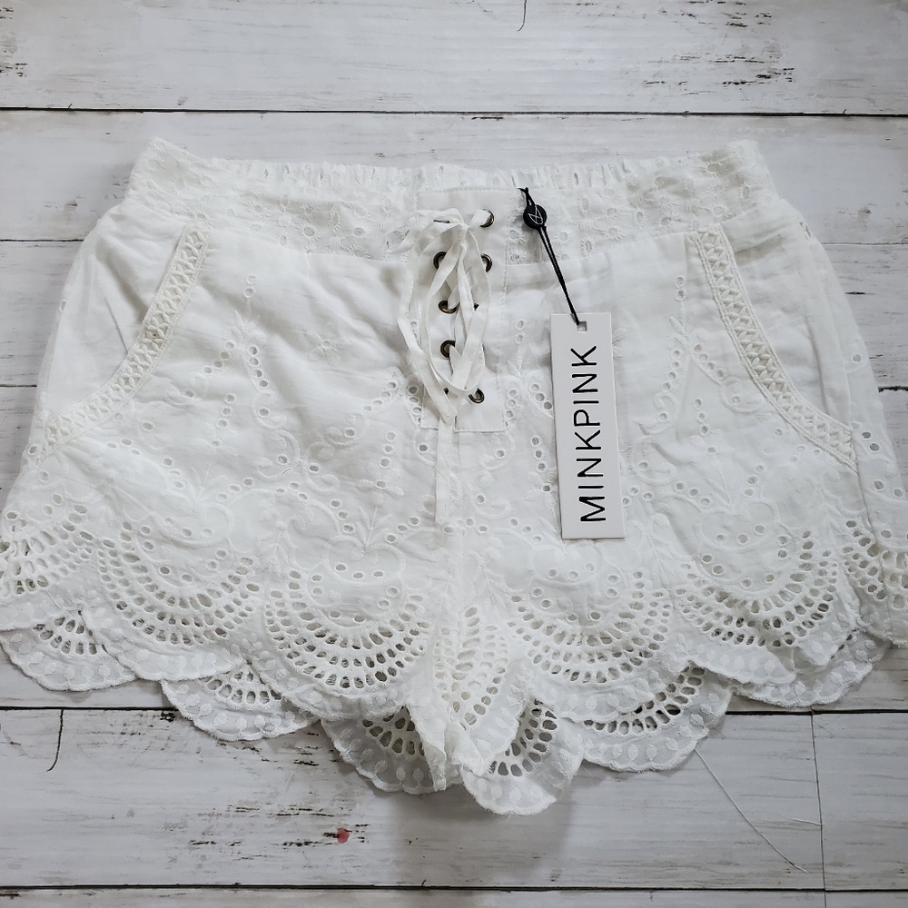 Nwt Minkpink lace eyelet lace‎ up scallop shorts white size small